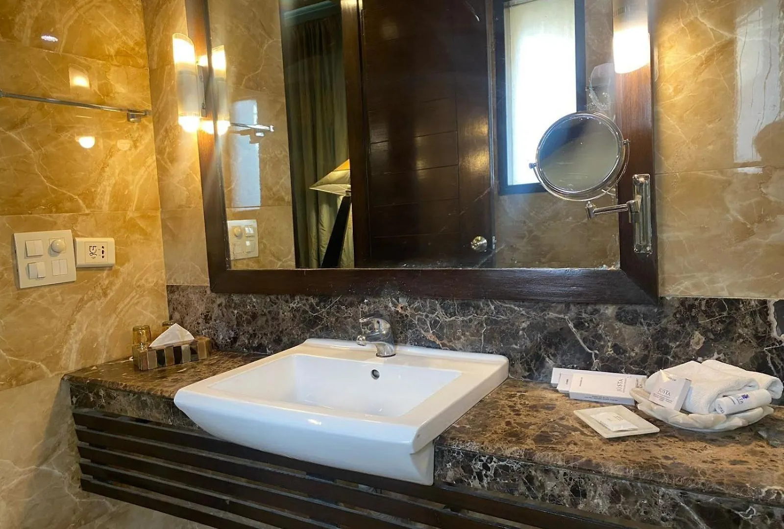 ​Justa Gurgaon Hotel