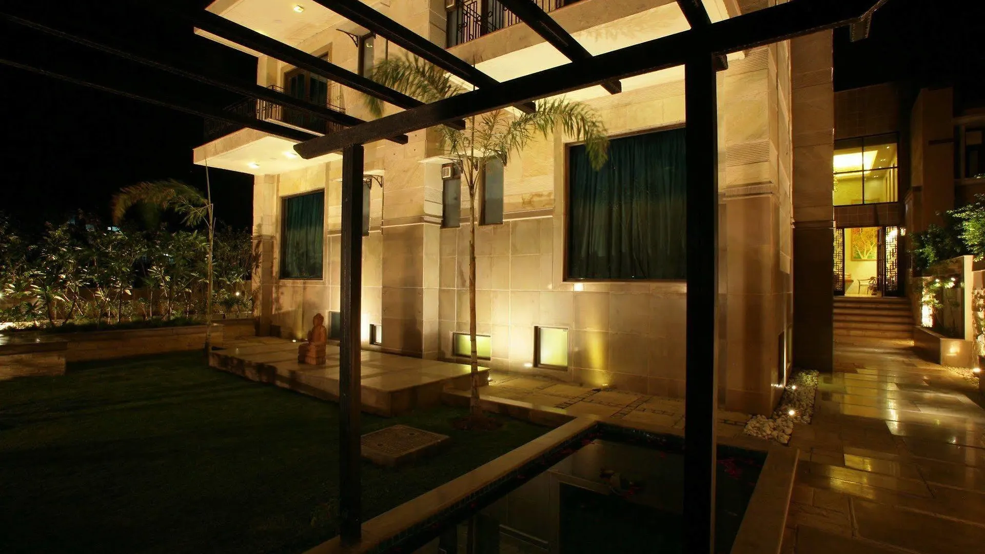 ​Justa Gurgaon Hotel